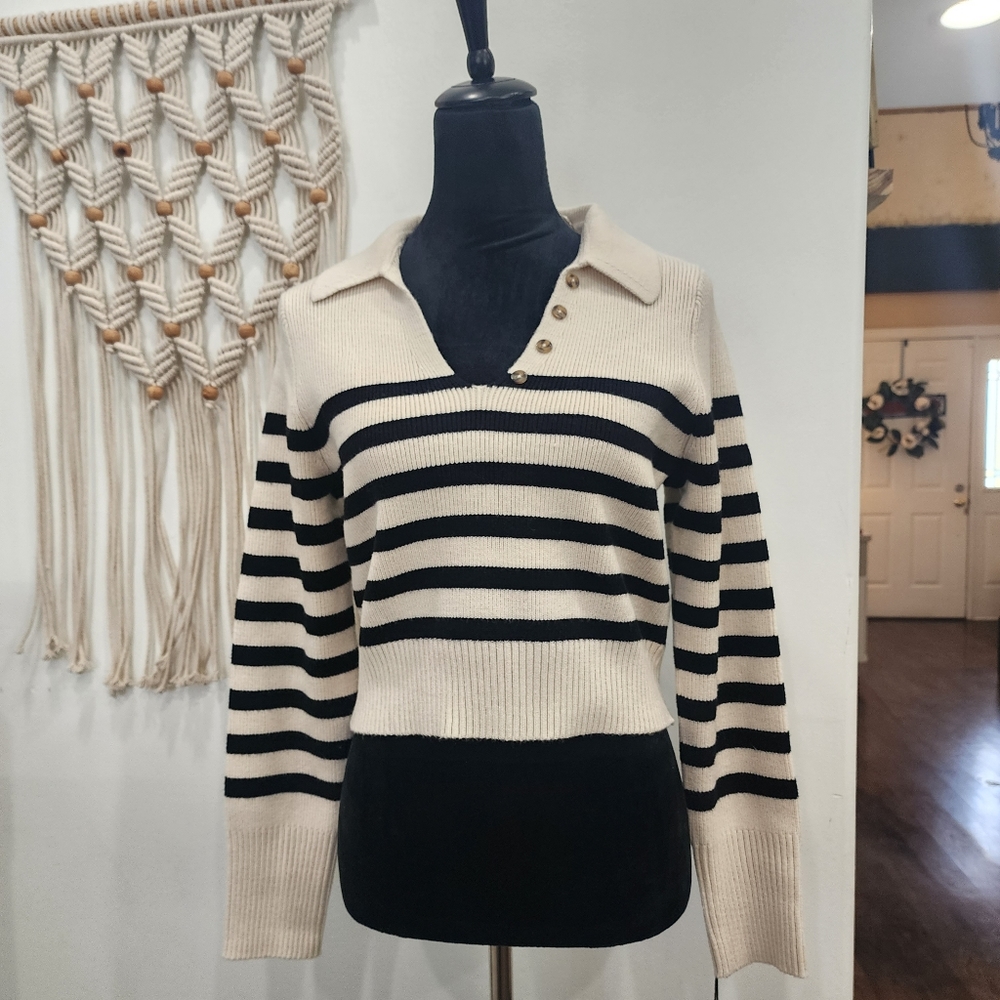 [ HAPPILY GREY] New w/ tags! CUTEST  cream/ navy striped COLLARED v-necK SWEATER